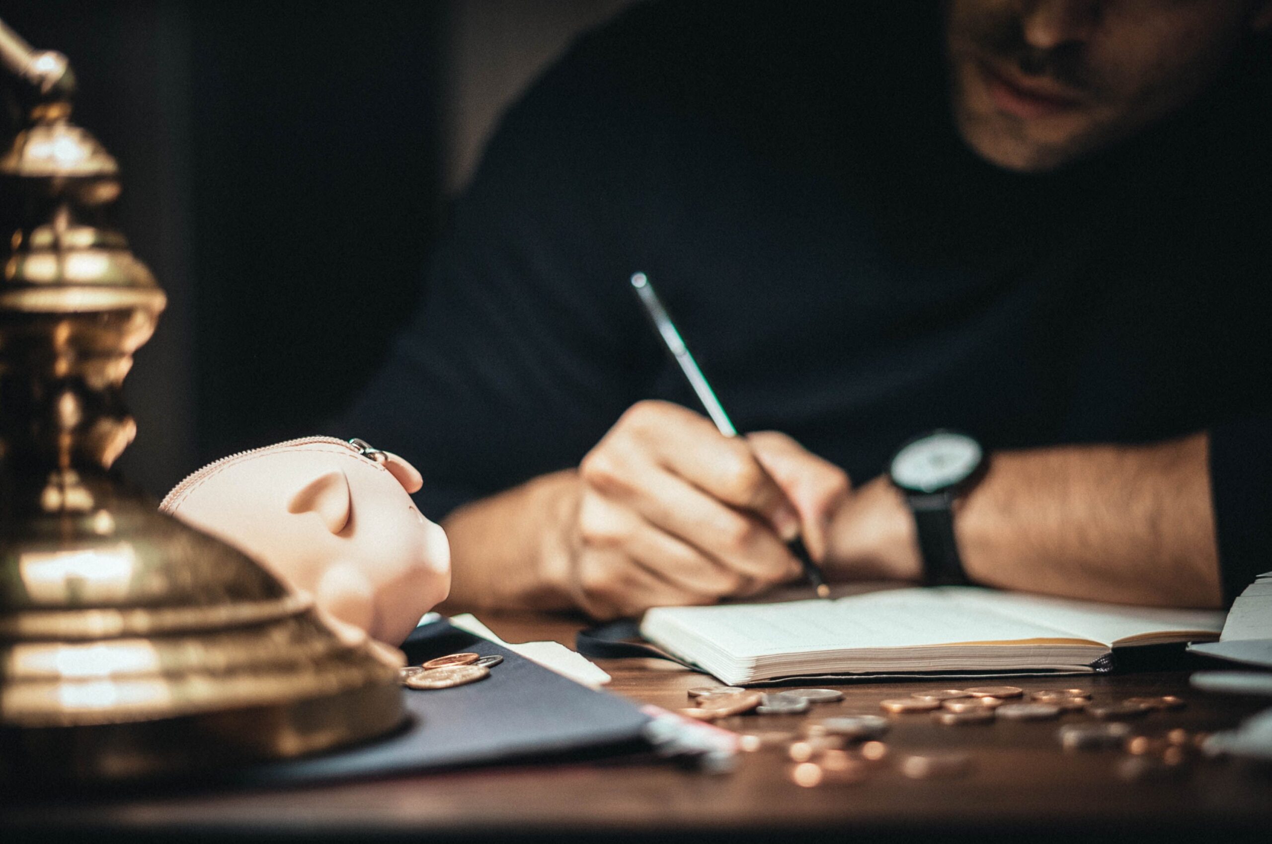 Educação financeira: por que ganhar mais dinheiro não garante riqueza no longo prazo